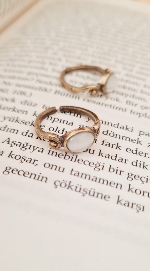 Fiyonk Bronz Cam Beyaz Ayarlanabilir Yüzük