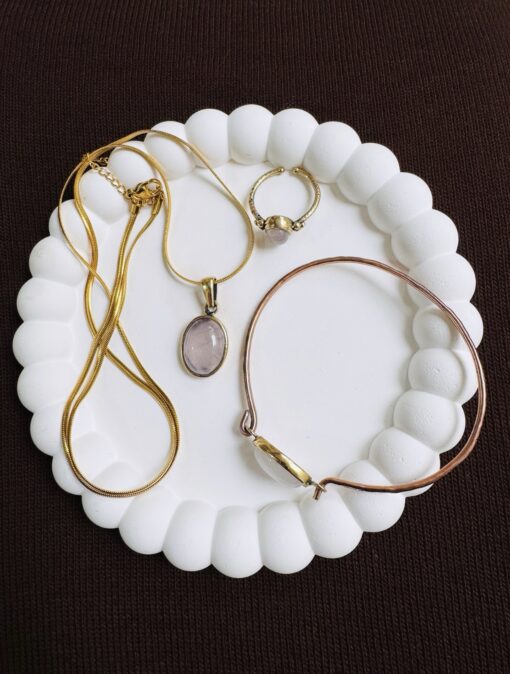 3’lü Set Kombin
Pembe Kuvars Taşı Yüzük Ayarlanabilir Bronz- 
Çelik Pembe Kuvars Taşı Kolye 45 cm - Pembe Kuvars Taşı Kelepçe 19 cm