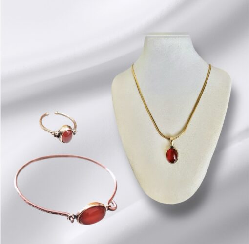 3’lü Set 
Bakır Kahve Akik Taşı Kelepçe 19 cm
Çelik Kolye Akik Taşı 45 cm
Akik Taşı Yüzük Bronz Ayarlanabilir